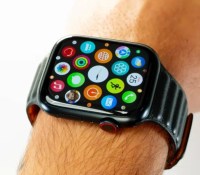L'Apple Watch Series 7 portée au poignet // Source : Arnaud Gelineau - Frandroid