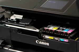 Pas d’encre, pas de scanner : Canon face à un recours collectif pour ses imprimantes multifonctions