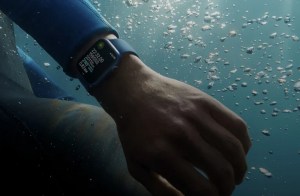 L'Apple Watch peut être supporter jusqu'à 50 m sous l'eau // Source : Apple