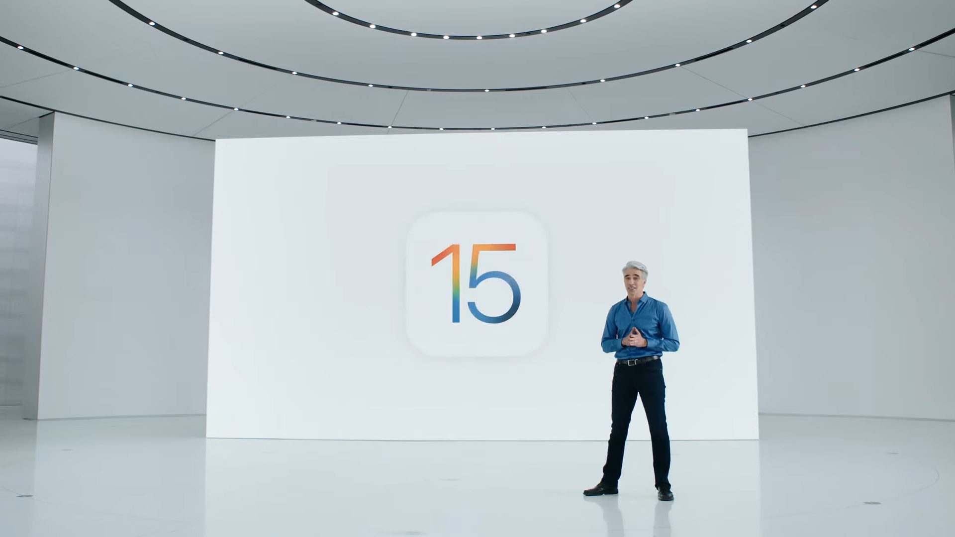 Craig Federighi présentant iOS 15 à la WWDC 2021