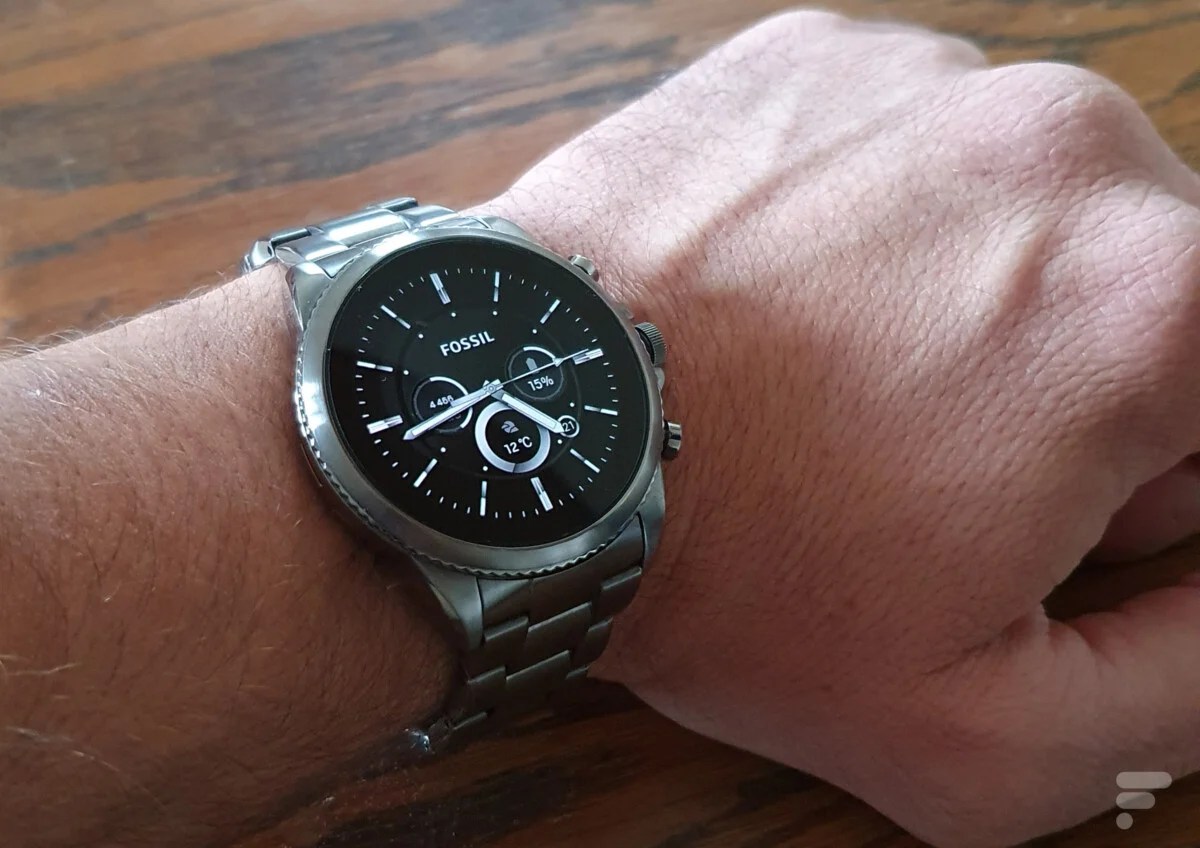 Fossil montre connectée homme new arrivals