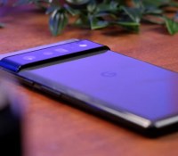 Le module photo du Google Pixel 6 Pro est protubérant // Source : Anthony Wonner - Frandroid