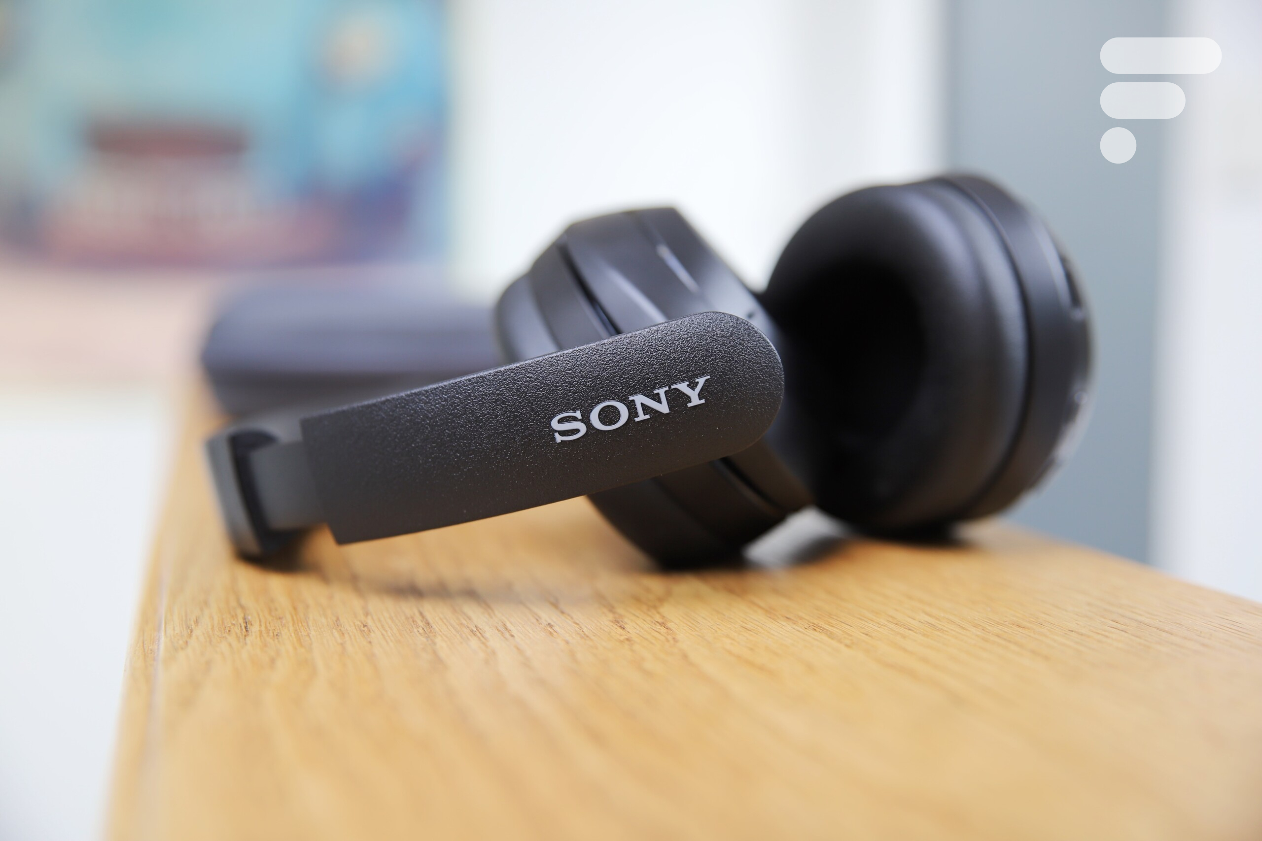Sony WH-XB910N gros plan