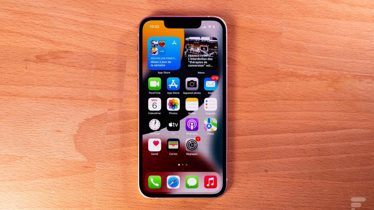 L'iPhone 13 mini sous iOS 15