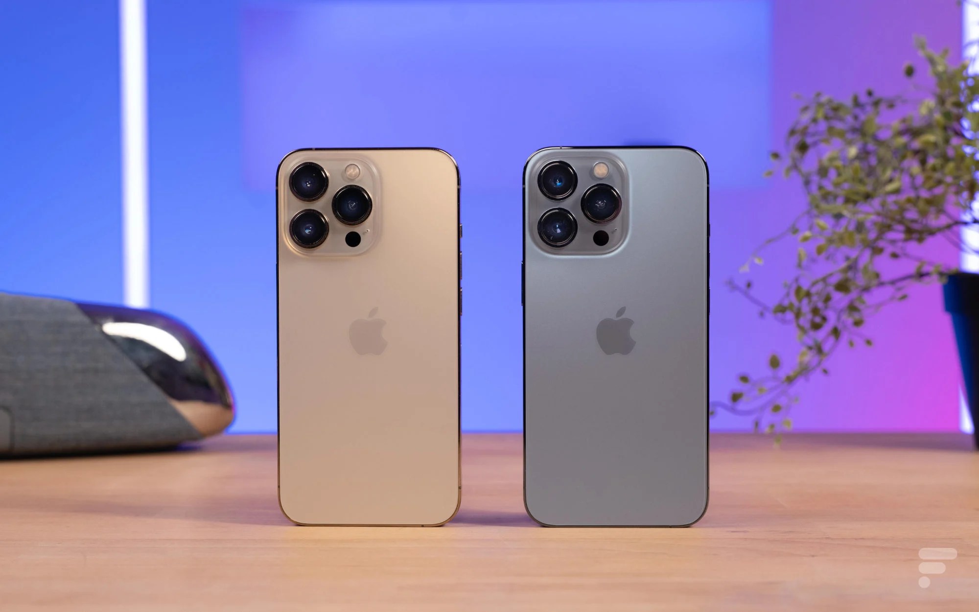 Les tranches en acier inoxydable de l'iPhone 13 Pro