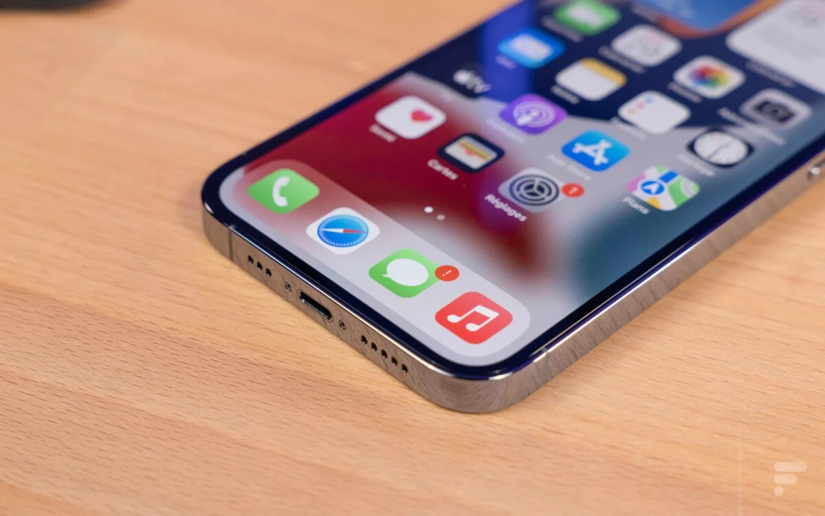 La prise Lightning de l'iPhone 13 Pro