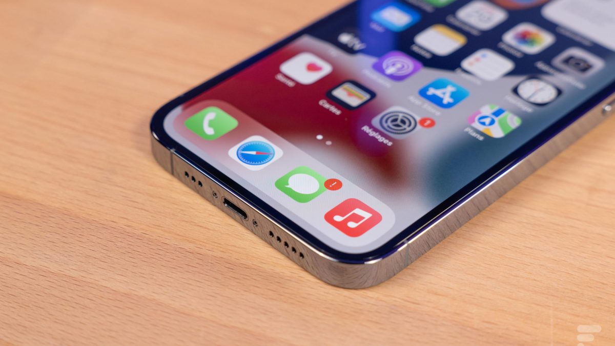 La prise Lightning de l'iPhone 13 Pro