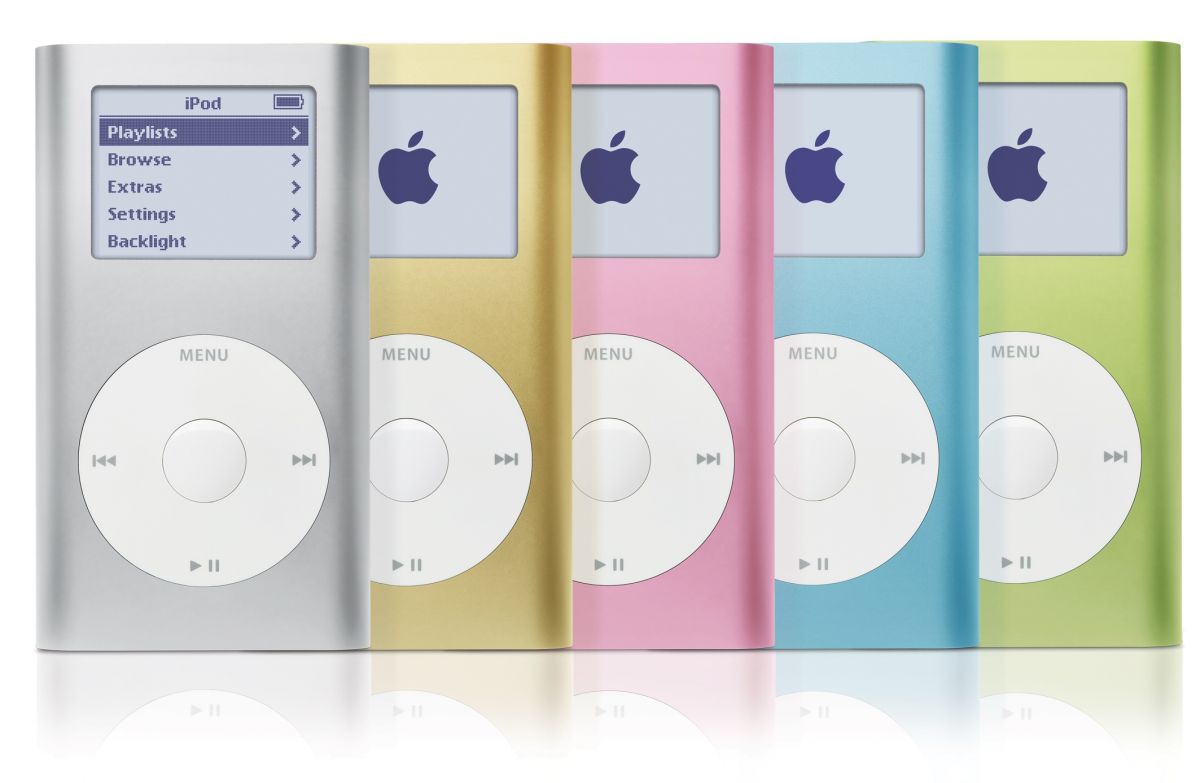 L'iPod opte pour la couleur en 2004 // Source : Apple