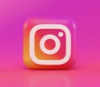 Instagram va permettre aux marques d'envoyer des notifications liées à leurs événements et d'afficher des publicités dans les résultats de recherche. // Source : Alexander Shatov sur Unsplash
