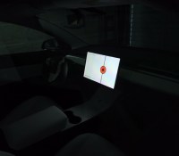 Le mode sentinelle de Tesla affiché à l'intérieur d'une Model 3 // Source : Bob Jouy pour Frandroid