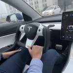 Pourquoi le célèbre volant « Yoke » des Tesla va bientôt devenir illégal en Chine