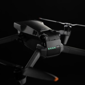 Le tout nouveau drone DJI Mavic 3 est à prix réduit pour fêter la nouvelle année