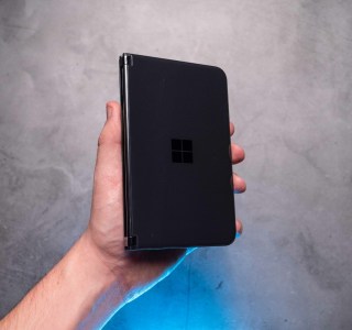 Surface Trio : Microsoft aussi réfléchit à un smartphone à trois écrans