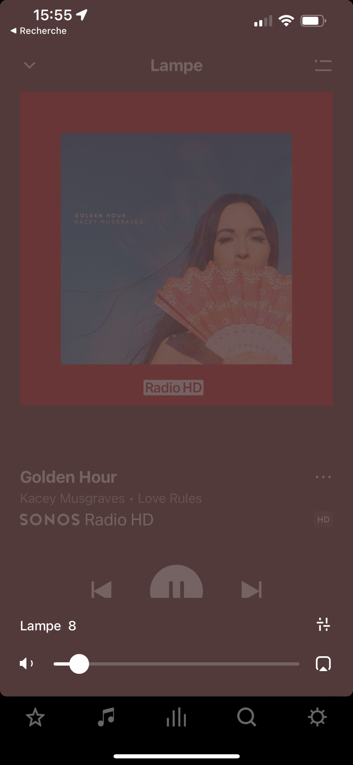 Appuyez sur la barre de volume puis sur l'icône à droite // Source : Sonos