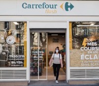 Le premier Carrefour Flash a ouvert à Paris // Source : Samsung