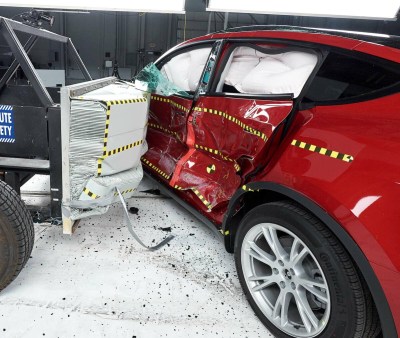 Le crash test de la Tesla Model Y // Source : iihs