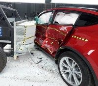 Le crash test de la Tesla Model Y // Source : iihs