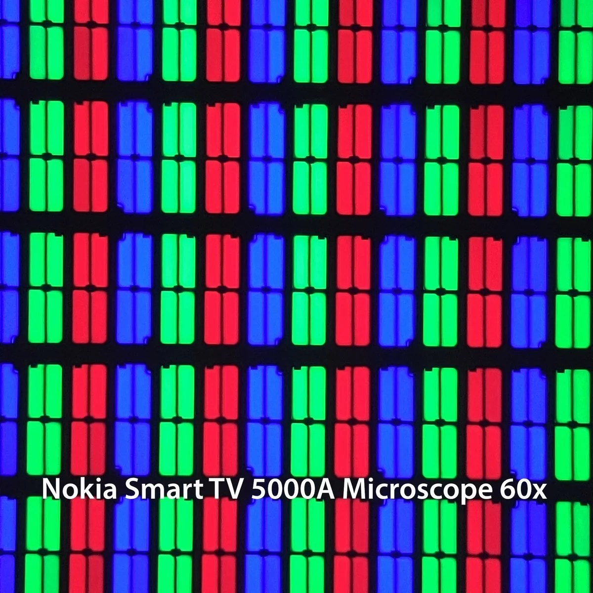 La dalle du téléviseur grossie au microscope 60x.