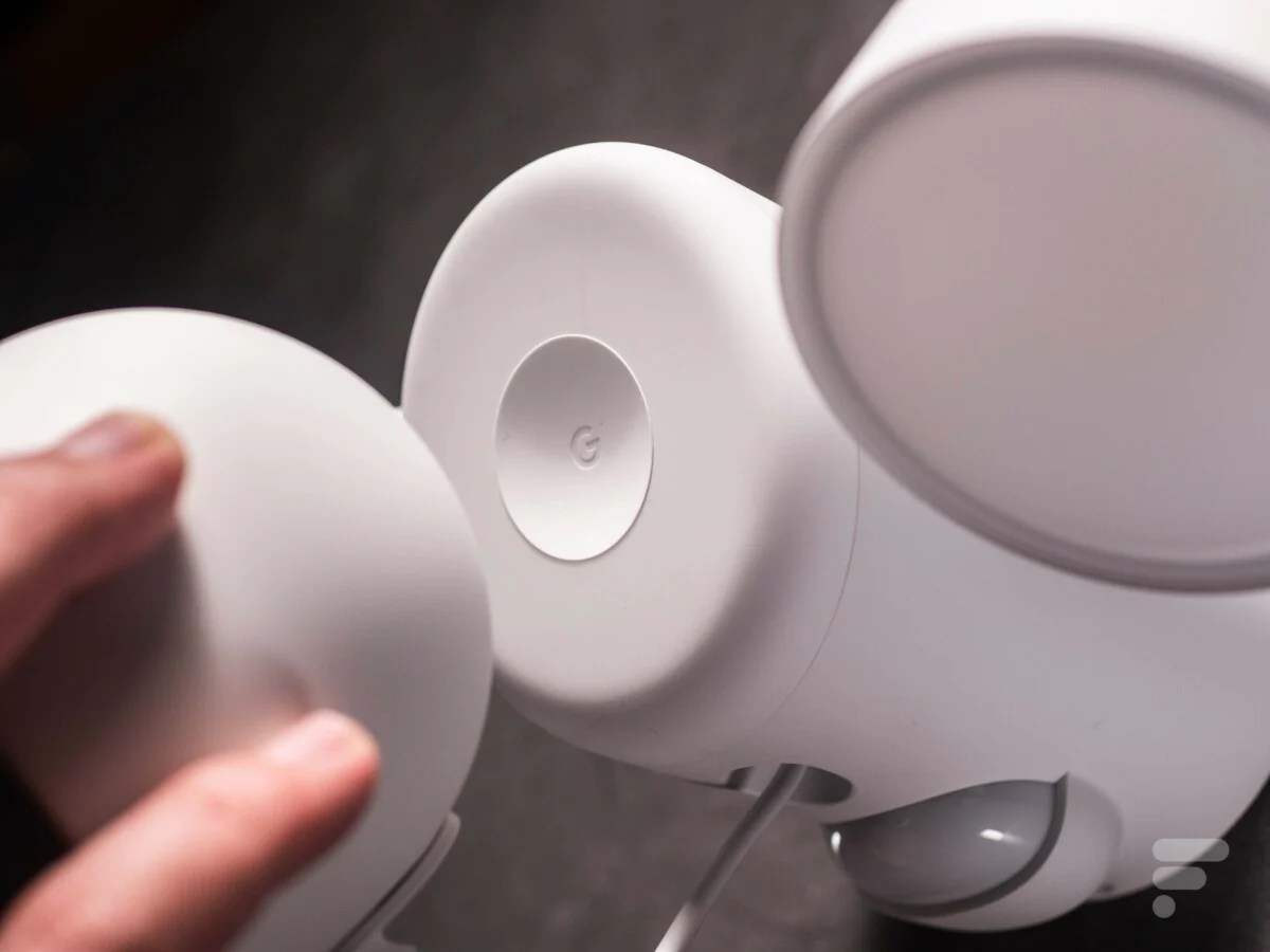 Google Nest Cam avec projecteur