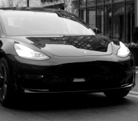 Tesla Model 3 // Source : ech Nick / Unsplash