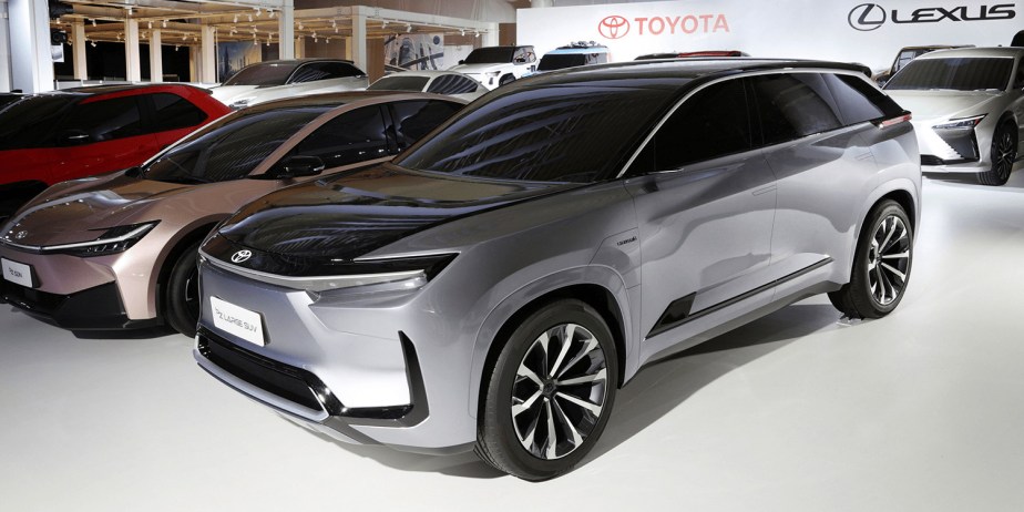 Toyota Bz Large SUV