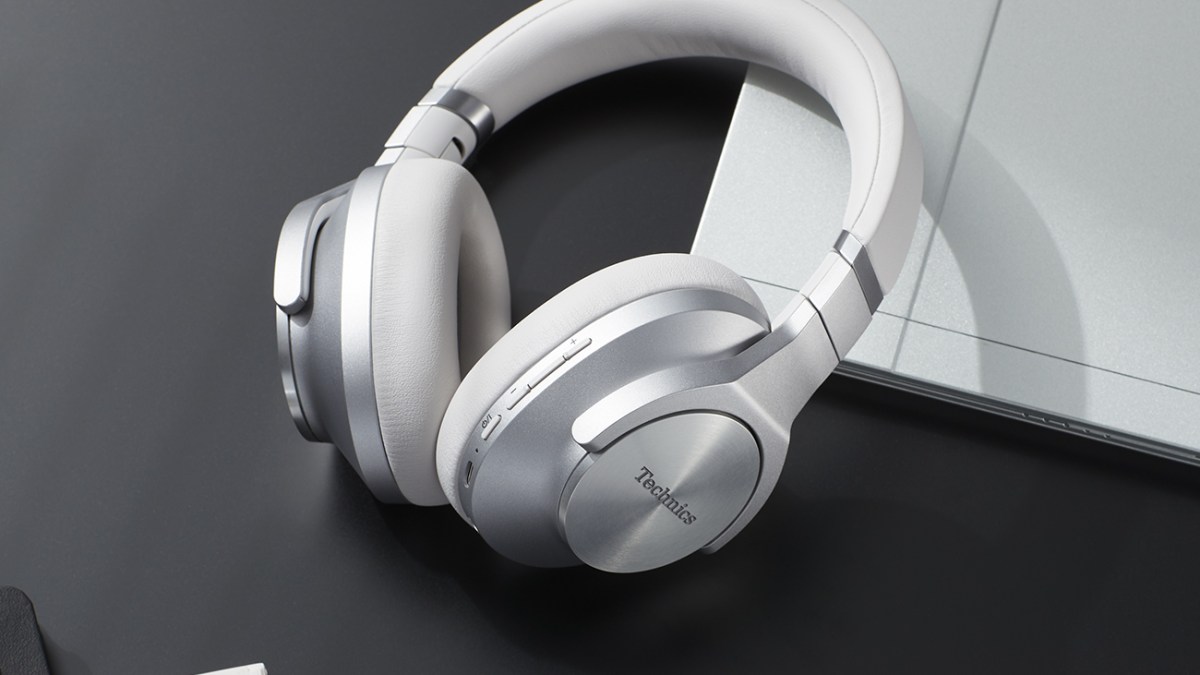 Le casque Technics EAH-A800
