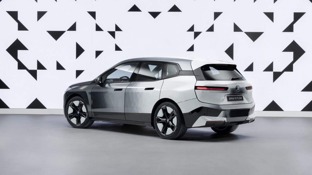 BMW iX Flow