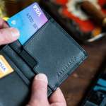 Carte bancaire à l’étranger : fonctionnement, frais, taux de change et conseils pour payer moins cher
