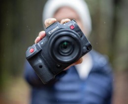 EOS R5 C : Canon dévoile un nouvel appareil photo qui a tout d’une caméra vidéo pro