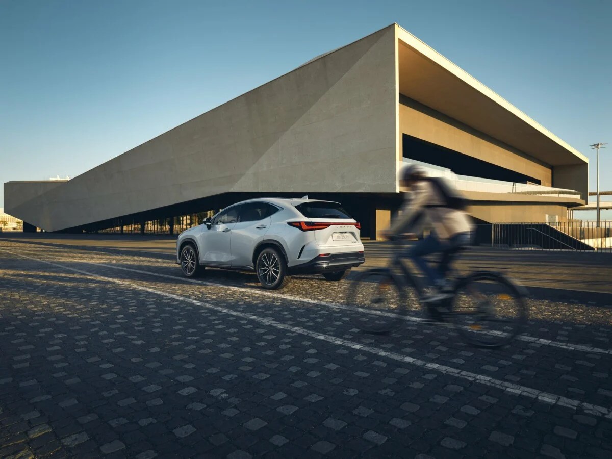 New Lexus NX: how Lexus makes a difference in terms of comfort, connectivity and new engine