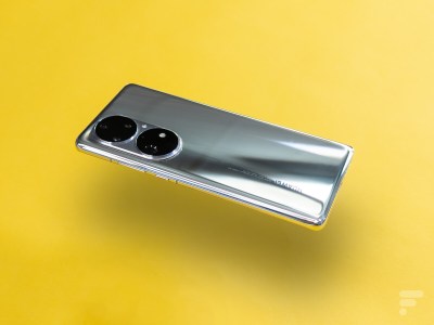 L'aspect chromé du P50 Pro fait son petit effet. // Source : Frandroid - Robin Wycke
