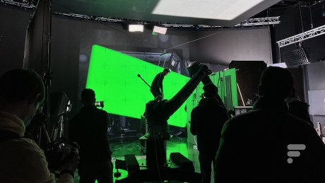 L'acteur prend place dans un décor virtuel qui va s'animer // Source : Frandroid - Robin WYCKE