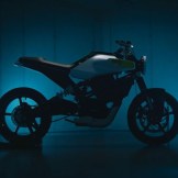 La moto électrique KTM e-Duke veut s’imposer avec son look sportif et agressif