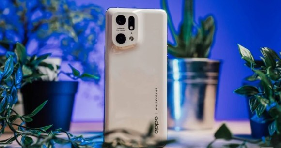 Oppo Find X5 Pro // Source : Anthony Wonner - Frandroid