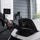 How will the French electricity network support the increase in the number of electric vehicles?