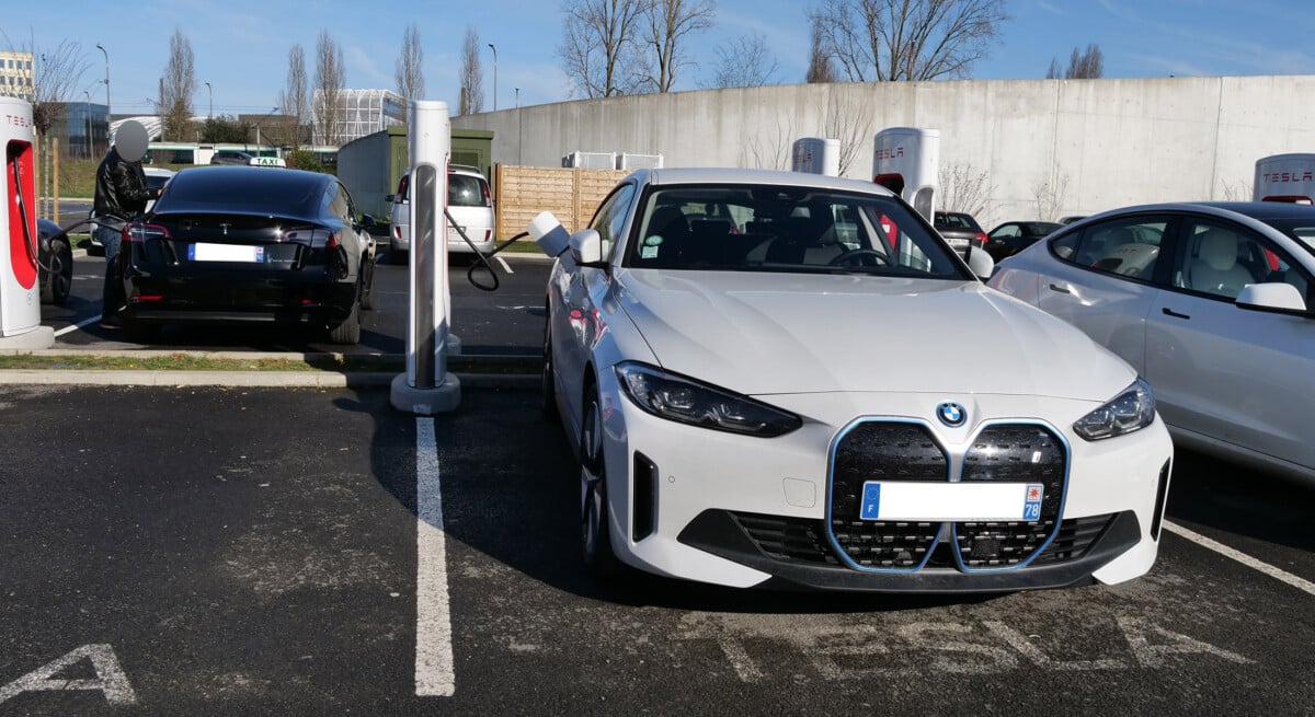 BMW sur Tesla Superchargeurs