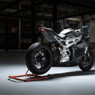 Triumph : son ambitieuse et puissante moto électrique donne de ses nouvelles