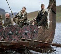 Vikings: Valhalla. (L to R) Sam Corlett as Leif, Lujza Richter as Liv, Leo Suter as Harald in episode 106 of Vikings: Valhalla. Cr. Bernard Walsh/Netflix © 2021