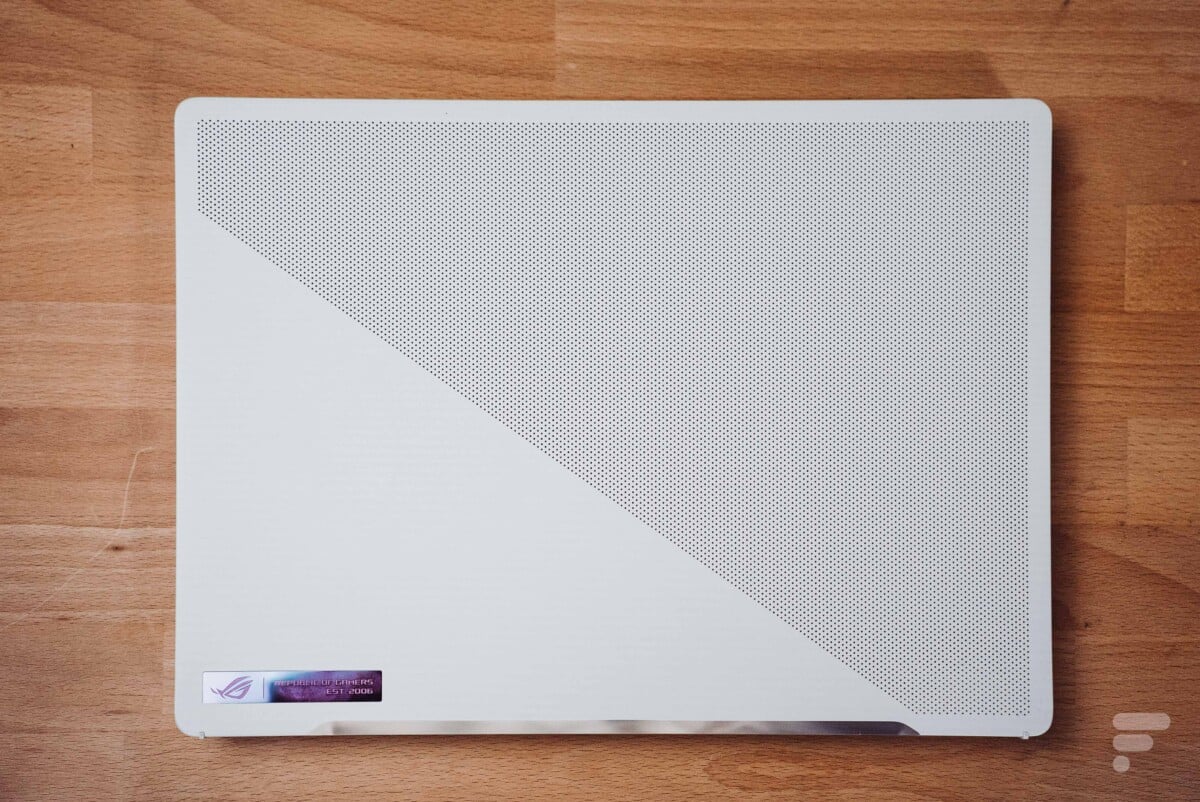 Asus ROG Zephyrus G14 2022 AMD (5)