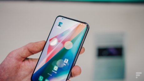 Oppo a bien caché sa caméra dans l'écran // Source : Anthony Wonner - Frandroid