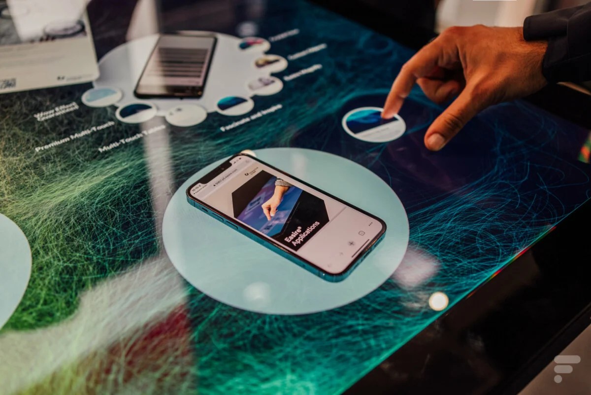 Interactive Seamless table tactile