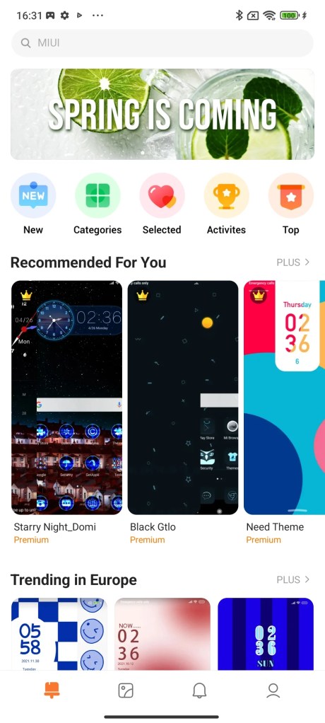 MIUI 13 n'embarque pas Monet, mais un système de téléchargement de thèmes. // Source : Frandroid