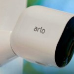 Arlo Pro 4 : Amazon propose le lot de 4 caméras extérieures à moitié prix