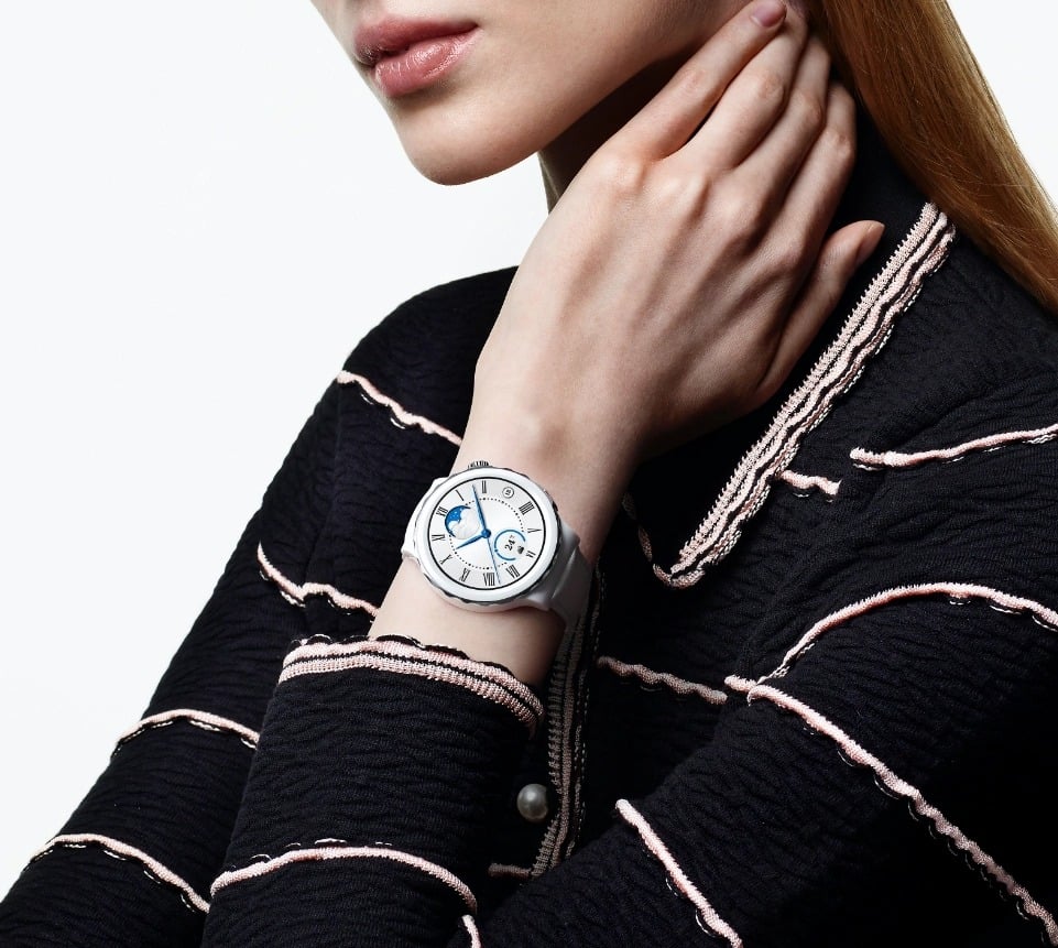 La Huawei Watch GT 3 Pro avec le bracelet en cuir. // Source : Huawei