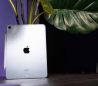 L'iPad Air M1 de 2022 ressemble comme deux gouttes d'eau à son aîné de 2020 // Source : FRANDROID - Anthony WONNER