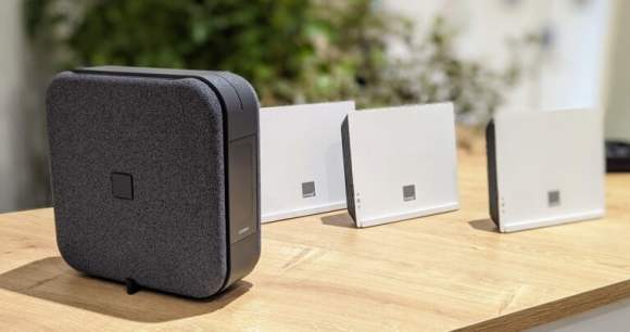 La Livebox 6 et ses 3 répéteurs // Source : Frandroid