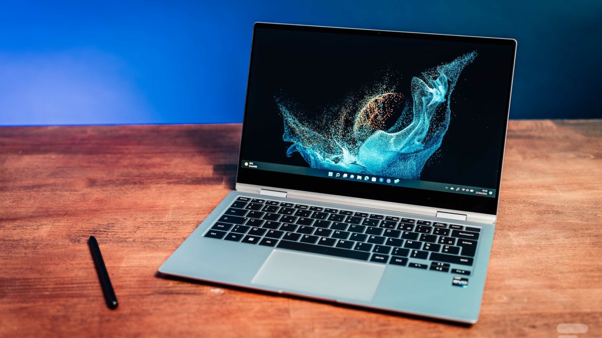 Le Samsung Galaxy Book 2 Pro 360, sous Windows 11