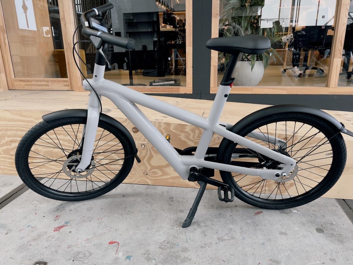 Vélos électriques VanMoof S5 et A5 : on les a essayés, entre belles promesses et frustration