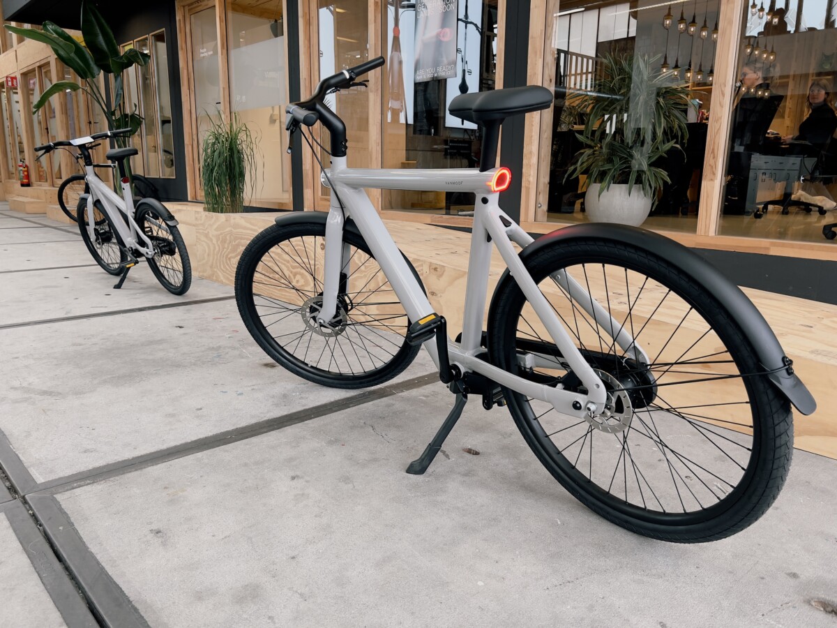 Vélos électriques VanMoof S5 et A5 : on les a essayés, entre belles promesses et frustration