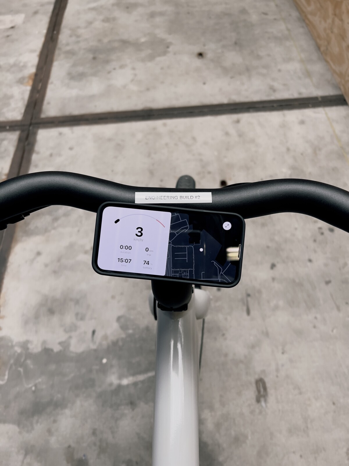 Vélos électriques VanMoof S5 et A5 : on les a essayés, entre belles promesses et frustration